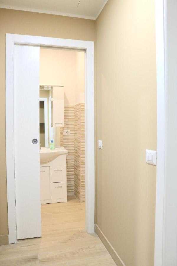 Portello Double Rooms Flat - 3 People Milão Exterior foto