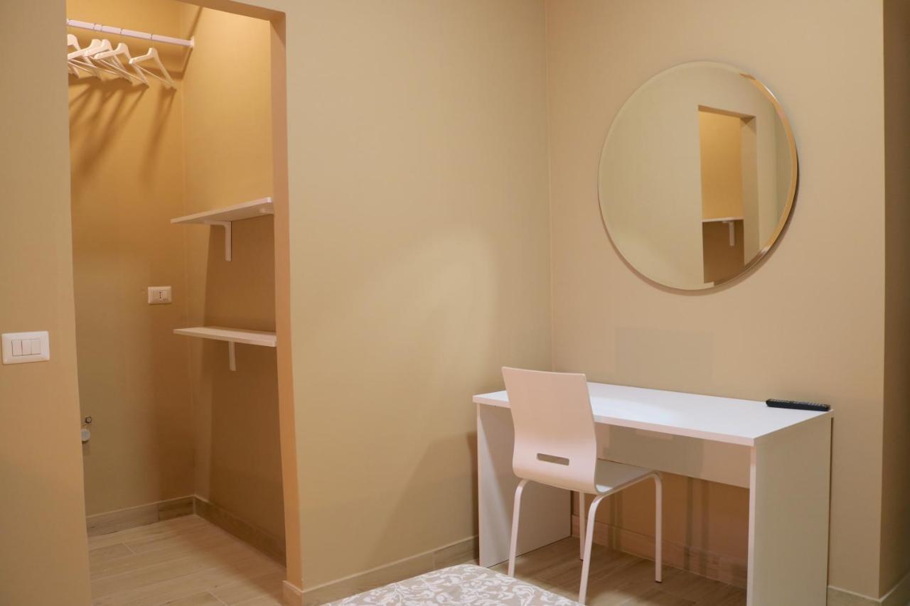 Portello Double Rooms Flat - 3 People Milão Exterior foto